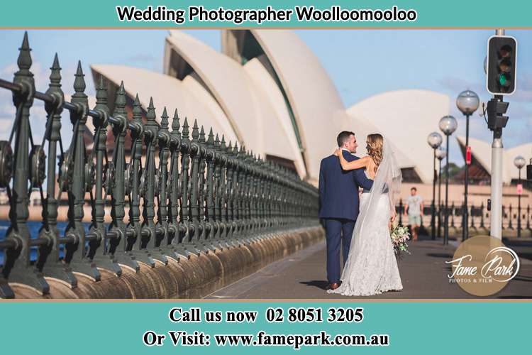 Bride and Groom at the Bridge Woolloomooloo NSW 2011